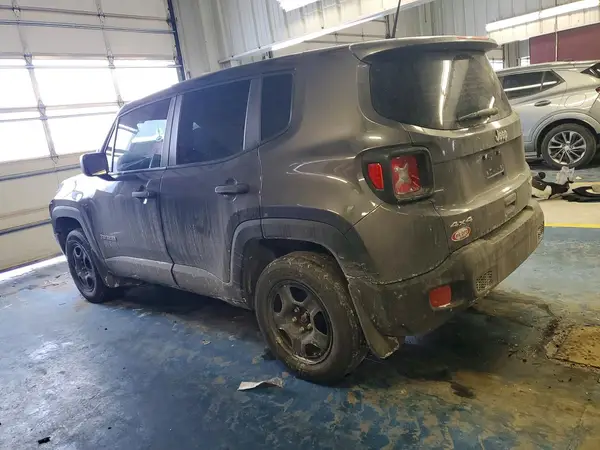 ZACCJBAB8JPH88057 2018 JEEP RENEGADE - Image 2