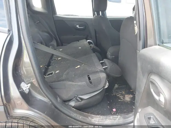 ZACCJBAB8JPH91797 2018 JEEP RENEGADE - Image 8