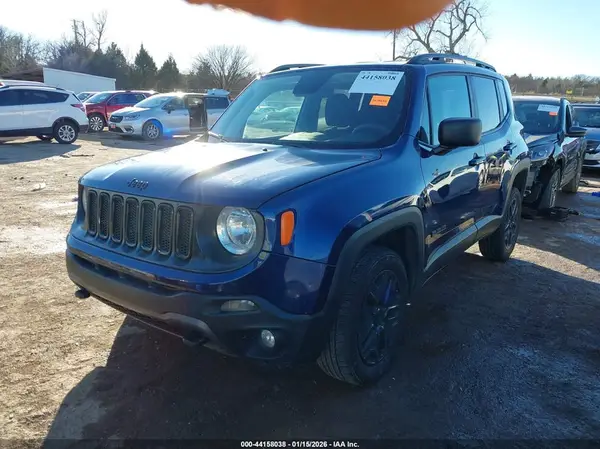 ZACCJBAB8JPJ14617 2018 JEEP RENEGADE - Image 2