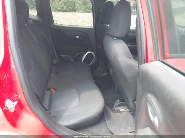 2018 JEEP RENEGADE auction photo 8