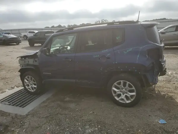 ZACCJBAB8JPJ42563 2018 JEEP RENEGADE - Image 2