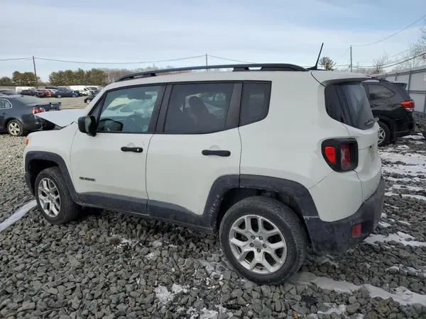 ZACCJBAB8JPJ50078 2018 JEEP RENEGADE - Image 2