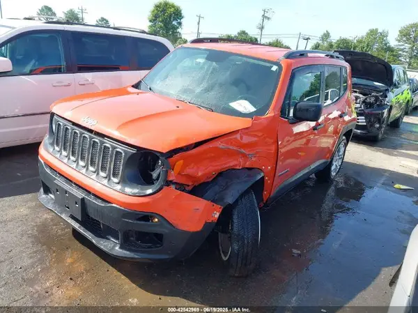 ZACCJBAB8JPJ55880 2018 JEEP RENEGADE - Image 2