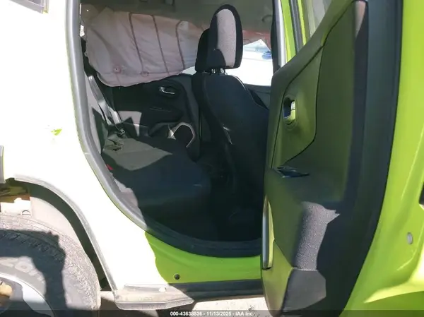 ZACCJBAB9HPF36666 2017 JEEP RENEGADE - Image 8