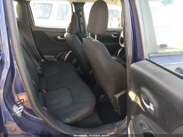 ZACCJBAB9HPG01743 2017 JEEP RENEGADE - Image 8