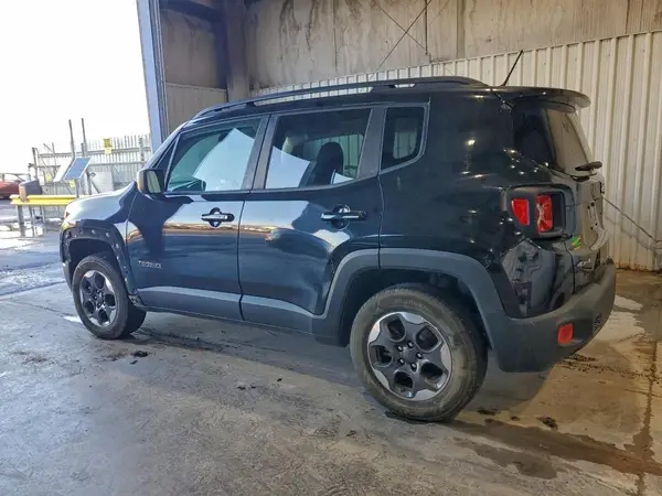 ZACCJBAB9HPG59738 2017 JEEP RENEGADE - Image 2