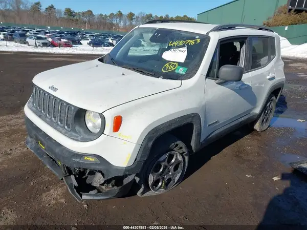 ZACCJBAB9JPH07616 2018 JEEP RENEGADE - Image 2