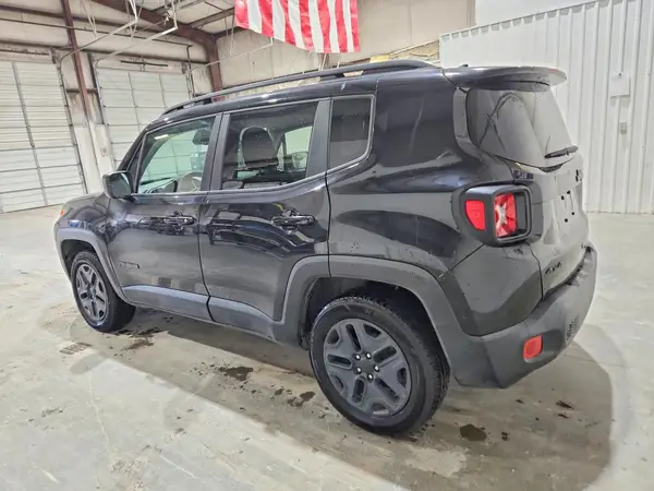 ZACCJBAB9JPH35206 2018 JEEP RENEGADE - Image 2