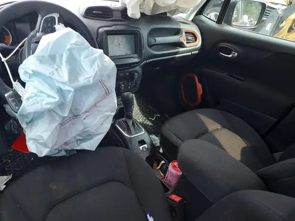 ZACCJBAB9JPH57755 2018 JEEP RENEGADE - Image 8