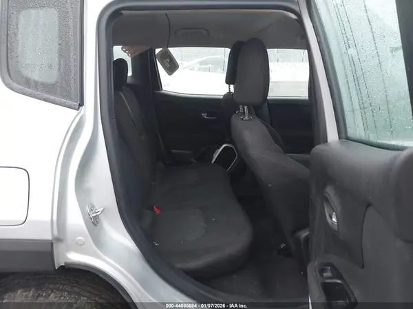 ZACCJBAB9JPH71977 2018 JEEP RENEGADE - Image 8