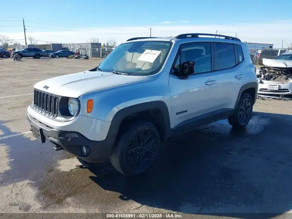 ZACCJBAB9JPH83336 2018 JEEP RENEGADE - Image 2