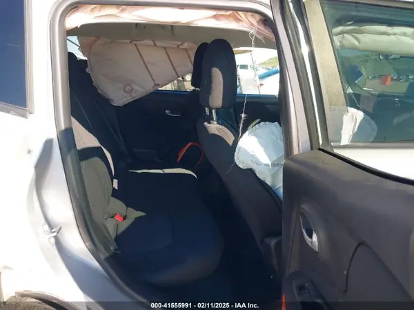 ZACCJBAB9JPH83336 2018 JEEP RENEGADE - Image 8