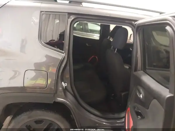 ZACCJBAB9JPH88178 2018 JEEP RENEGADE - Image 8