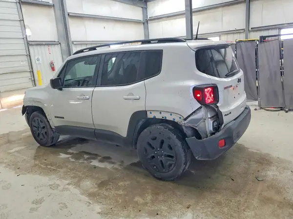 ZACCJBAB9JPJ00757 2018 JEEP RENEGADE - Image 2