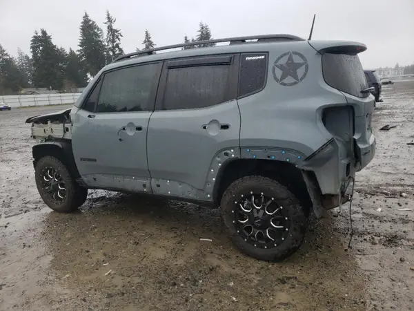 ZACCJBAB9JPJ02735 2018 JEEP RENEGADE - Image 2