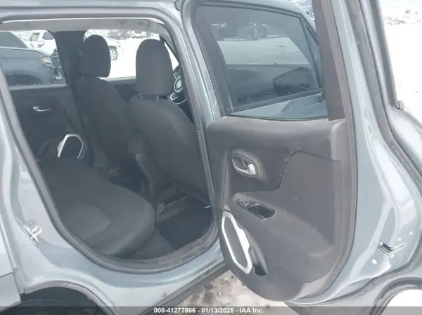 ZACCJBAB9JPJ50882 2018 JEEP RENEGADE - Image 8