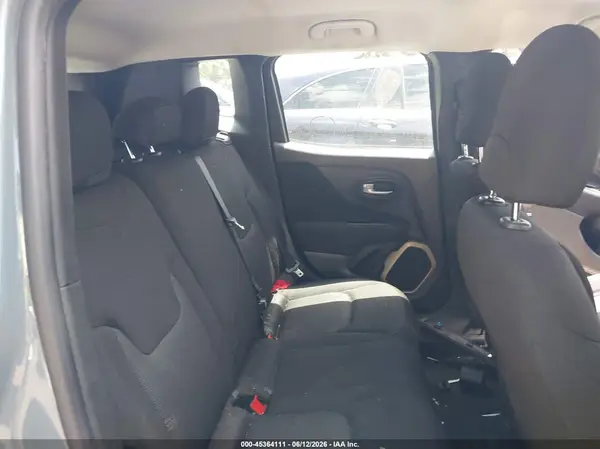 ZACCJBABXHPF83592 2017 JEEP RENEGADE - Image 8
