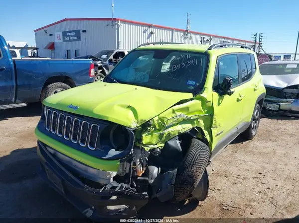 ZACCJBABXHPG01136 2017 JEEP RENEGADE - Image 2