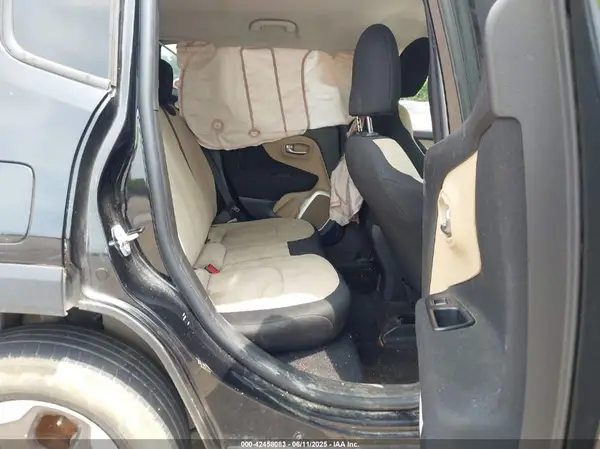 ZACCJBABXHPG35299 2017 JEEP RENEGADE - Image 8