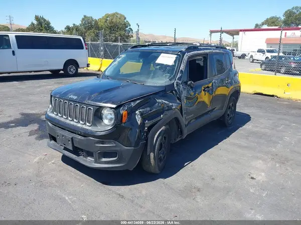 ZACCJBABXHPG35366 2017 JEEP RENEGADE - Image 2