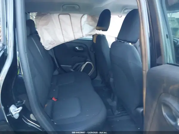 ZACCJBABXHPG56167 2017 JEEP RENEGADE - Image 8