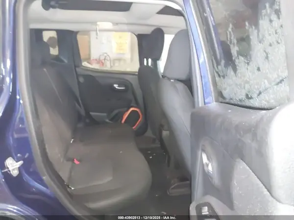 ZACCJBABXJPH35344 2018 JEEP RENEGADE - Image 8