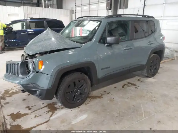 ZACCJBABXJPH46277 2018 JEEP RENEGADE - Image 2