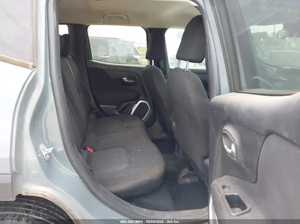 ZACCJBABXJPH51673 2018 JEEP RENEGADE - Image 8