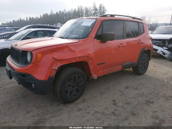 ZACCJBABXJPH53701 2018 JEEP RENEGADE - Image 2