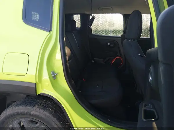 ZACCJBABXJPH72037 2018 JEEP RENEGADE - Image 8