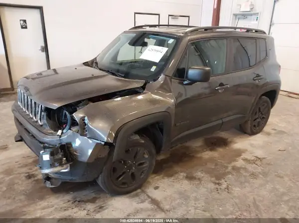 ZACCJBABXJPH72202 2018 JEEP RENEGADE - Image 2