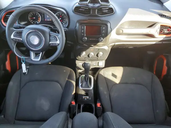 ZACCJBABXJPJ02338 2018 JEEP RENEGADE - Image 8
