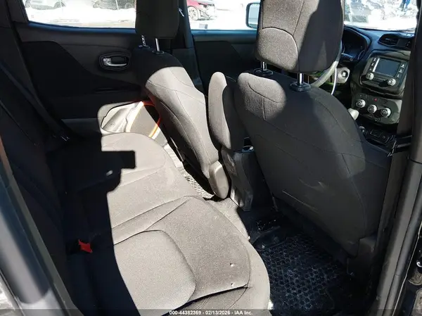 ZACCJBABXJPJ07460 2018 JEEP RENEGADE - Image 8