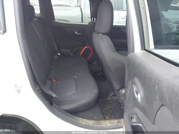 ZACCJBABXJPJ14151 2018 JEEP RENEGADE - Image 8