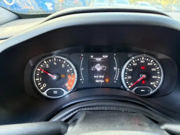 ZACCJBAH0JPH33753 2018 JEEP RENEGADE - Image 8