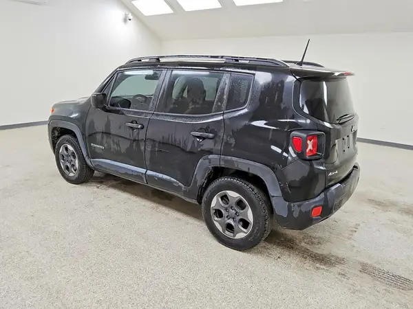 ZACCJBAH1HPF36049 2017 JEEP RENEGADE - Image 2