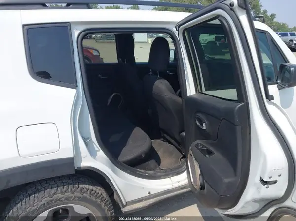 ZACCJBAH3HPF05546 2017 JEEP RENEGADE - Image 8