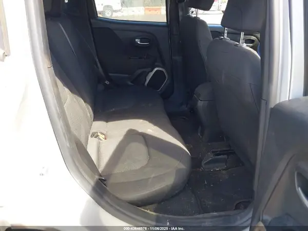 ZACCJBAH5HPG02246 2017 JEEP RENEGADE - Image 8