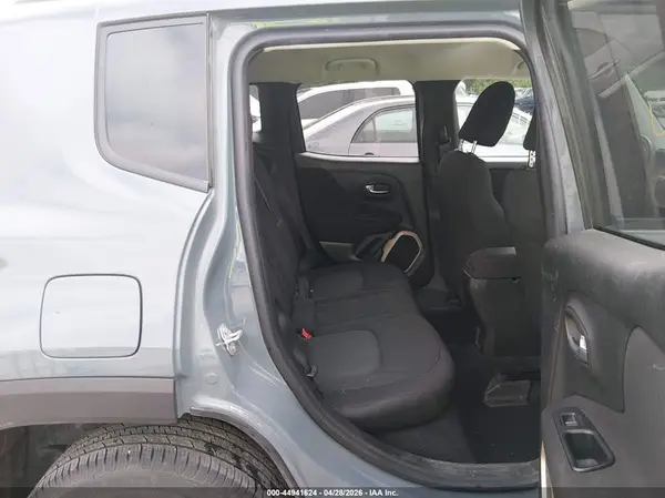 ZACCJBAH5HPG30337 2017 JEEP RENEGADE - Image 8