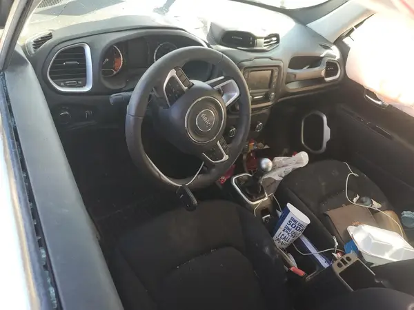 ZACCJBAH5JPH39709 2018 JEEP RENEGADE - Image 8
