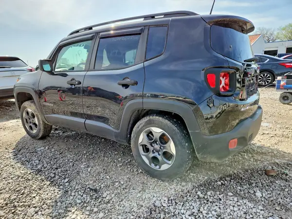 ZACCJBAH7JPH17596 2018 JEEP RENEGADE - Image 2