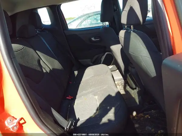 ZACCJBAH9HPG07336 2017 JEEP RENEGADE - Image 8