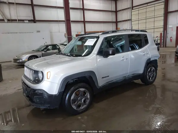 ZACCJBAT0GPE03396 2016 JEEP RENEGADE - Image 2