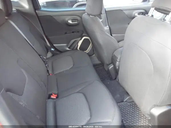 ZACCJBAT2GPE03125 2016 JEEP RENEGADE - Image 8