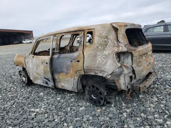 ZACCJBAT3GPD55599 2016 JEEP RENEGADE - Image 2