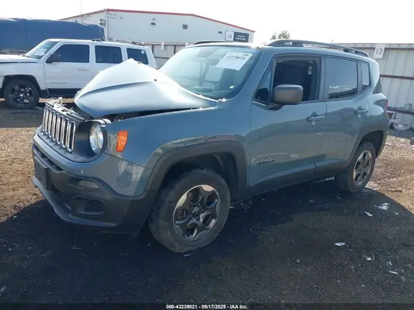 ZACCJBAT3GPE37039 2016 JEEP RENEGADE - Image 2