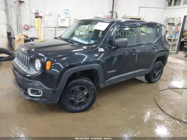 ZACCJBAT6GPD30499 2016 JEEP RENEGADE - Image 2