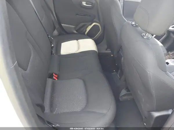 ZACCJBAT7GPE20406 2016 JEEP RENEGADE - Image 8