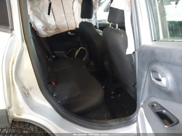 ZACCJBAT7GPE29249 2016 JEEP RENEGADE - Image 8