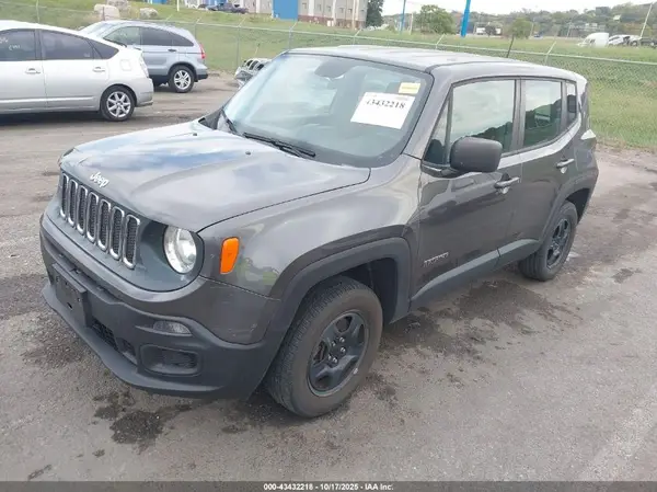 ZACCJBAT8GPD50303 2016 JEEP RENEGADE - Image 2